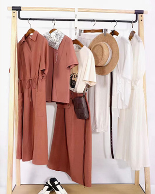 Dins底色女装品牌新品