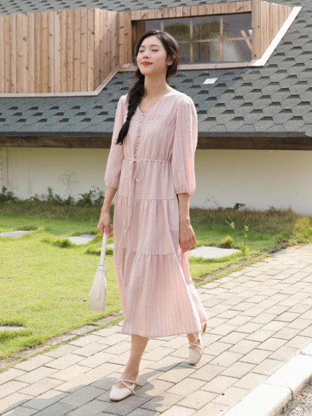 荣子女装品牌新品